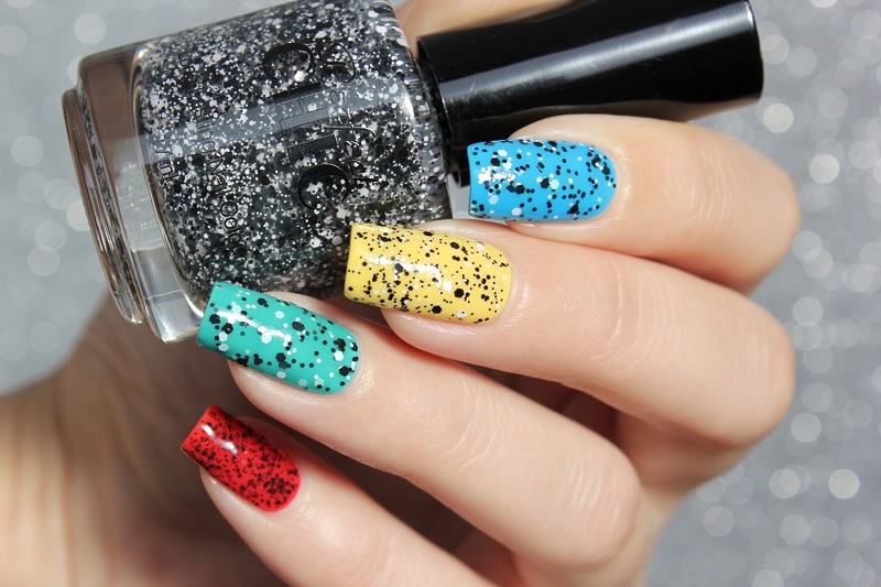 (דוגמנית יד: נטלי בוגצ'וב)